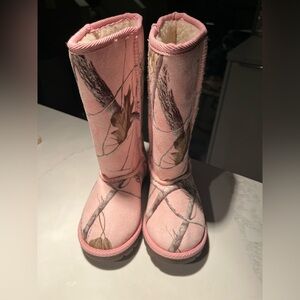 Realtree or airwalk pink camouflage boots.  Girls/kids size 10.5.